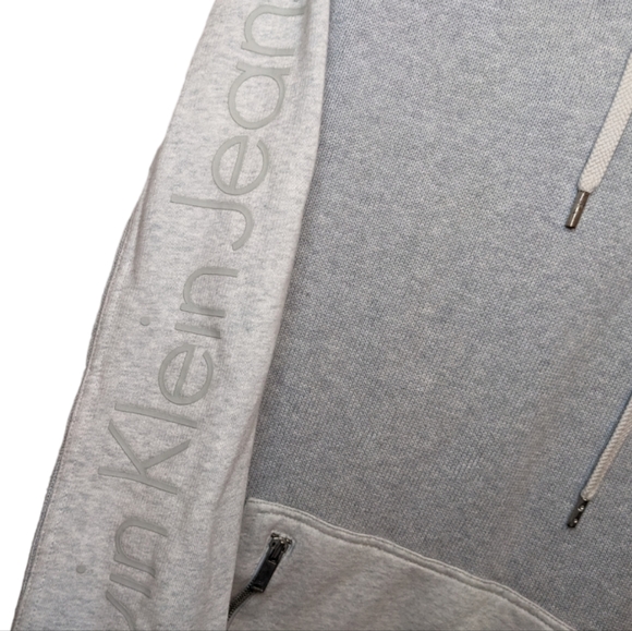 Calvin Klein Jeans Gray Hoodie Sweatshirt Size L 🌫️🖤 - Picture 6 of 12